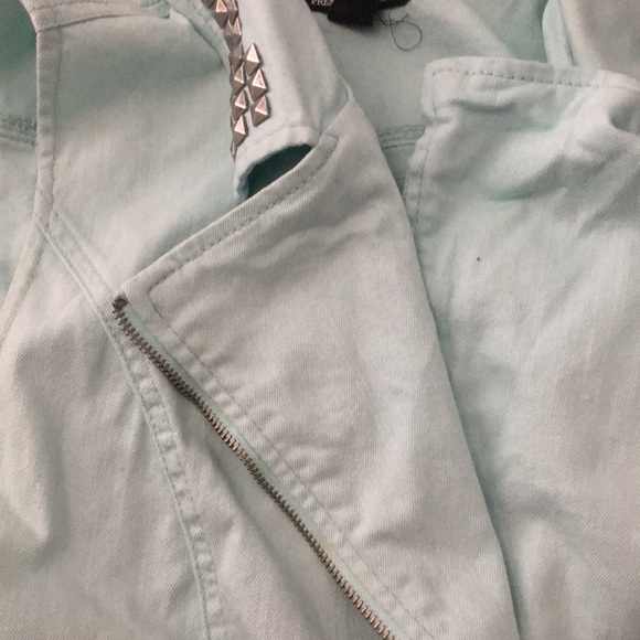 Mint blue studded sleeveless jean jacket - Picture 3 of 3